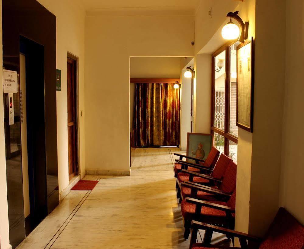 Oyo 1159 Hotel Chandra Prakash Udaipur Luaran gambar